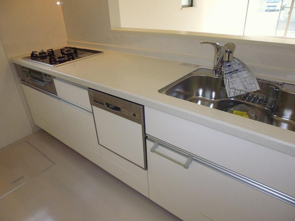 Kitchen. 2013.11.29 shooting