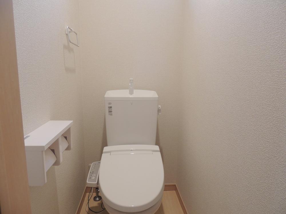 Toilet. 4 Building