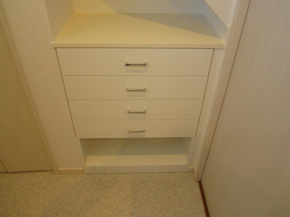 Receipt. Bathroom storage