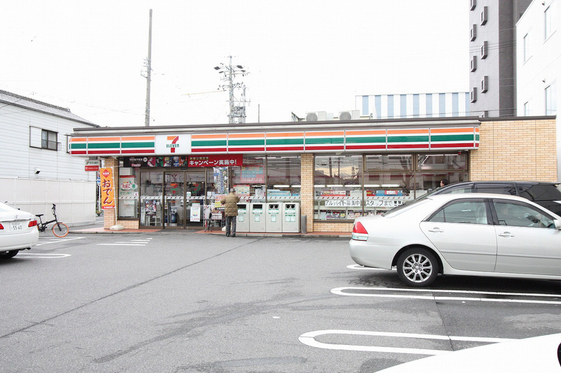 Convenience store. Seven-Eleven Nagoya Wakabatori 2-chome up (convenience store) 166m
