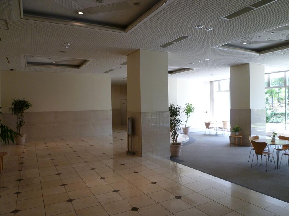 Other common areas. Entrance hall