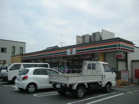 Convenience store. Seven-Eleven Nagoya Marushin cho store (convenience store) to 314m