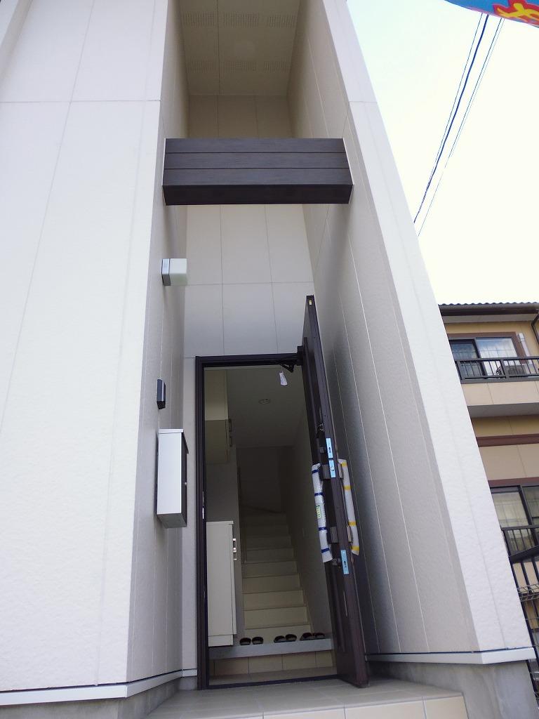 Entrance. 2013.11.29 shooting 1 Building