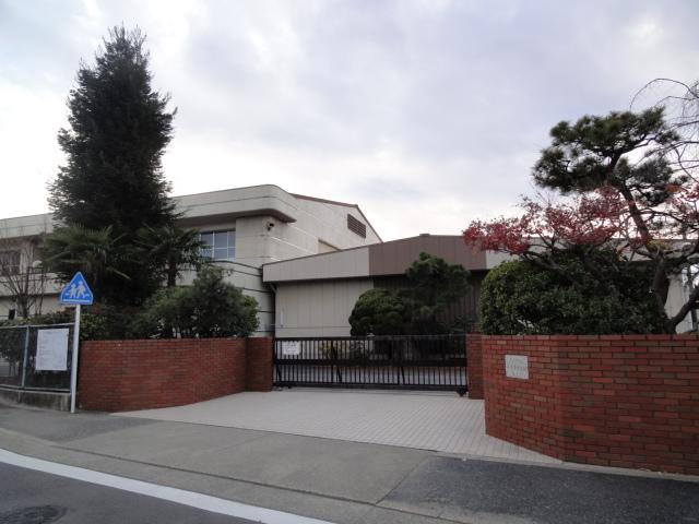Junior high school. 980m to Hachioji junior high school