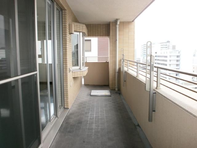 Balcony. Balcony of about 180 cm wide (12 May 2013) Shooting