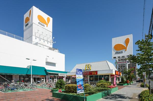 Supermarket. 460m to Daiei Kamiida shop