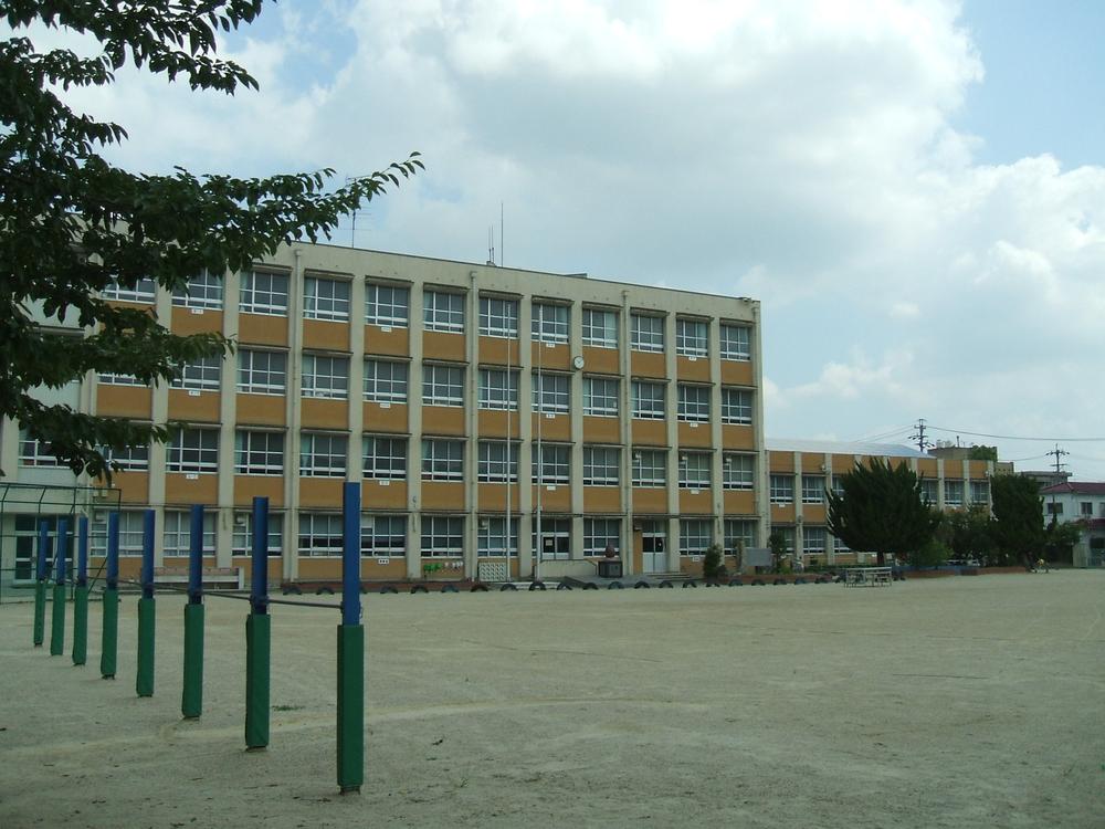 Primary school. 655m to Nagoya City Tsuji Elementary School