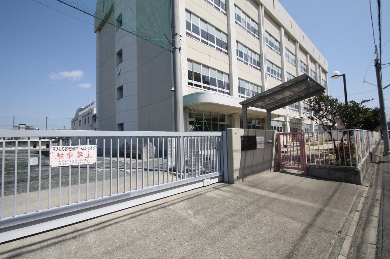 Primary school. Sugimura to elementary school (elementary school) 146m