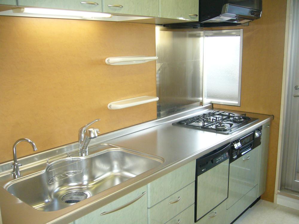 Kitchen. System kitchen