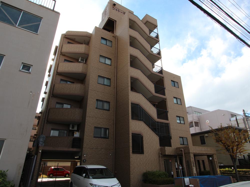 Local appearance photo. Local (12 May 2013) Shooting