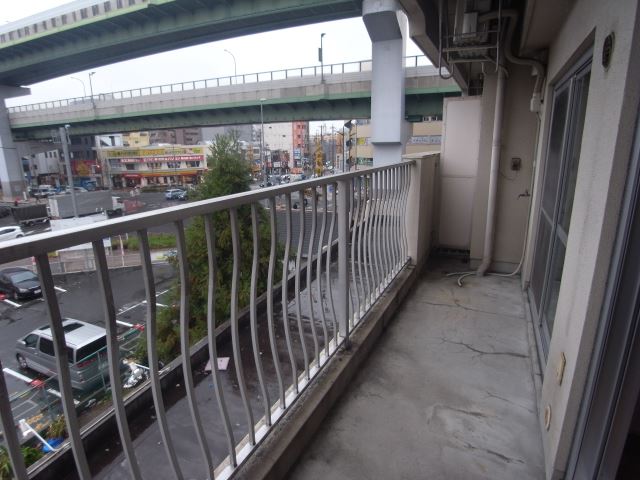 Balcony. Dining kitchen