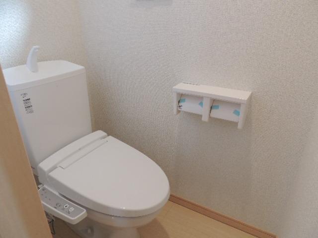 Toilet. 1 Building