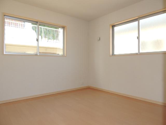 Non-living room. 1 Building