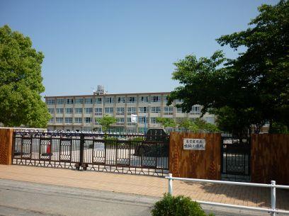 Primary school. 956m to Nagoya Municipal taste 鋺小 school