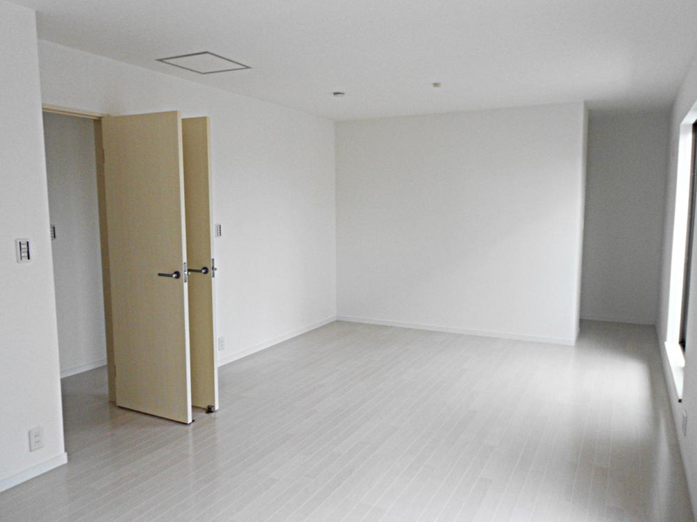 Non-living room. Western style room  2F, Large Western-style partition possible 13.3 Pledge [It costs separately ・ Deadline Mu] 