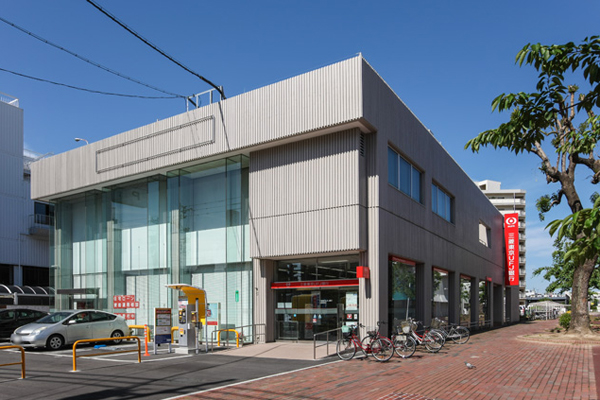 Surrounding environment. Bank of Tokyo-Mitsubishi UFJ Kamiida branch (a 9-minute walk ・ About 660m)