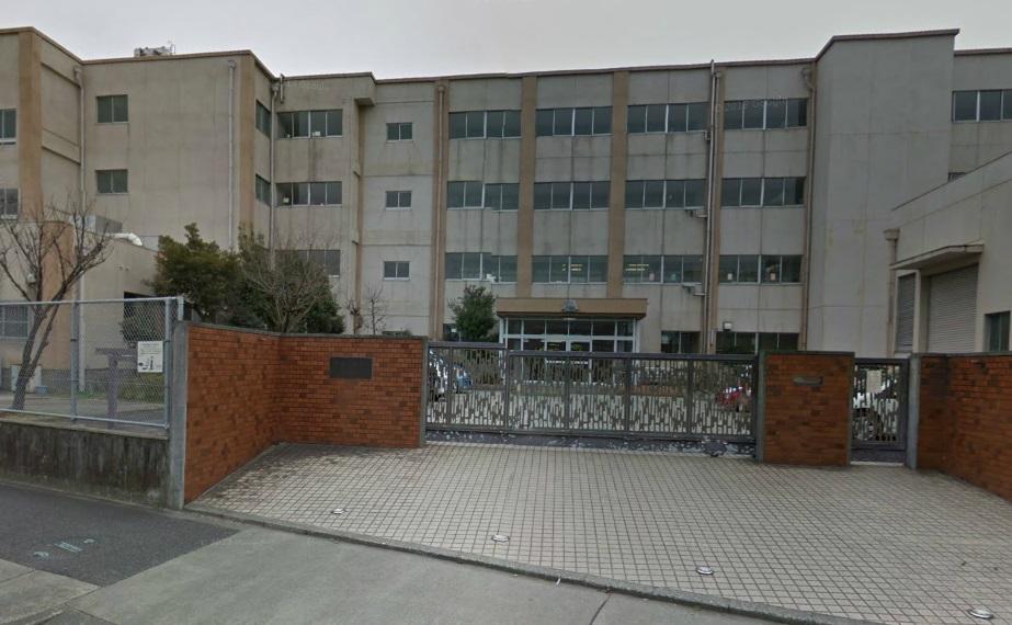 Primary school. Miyamae until elementary school 680m