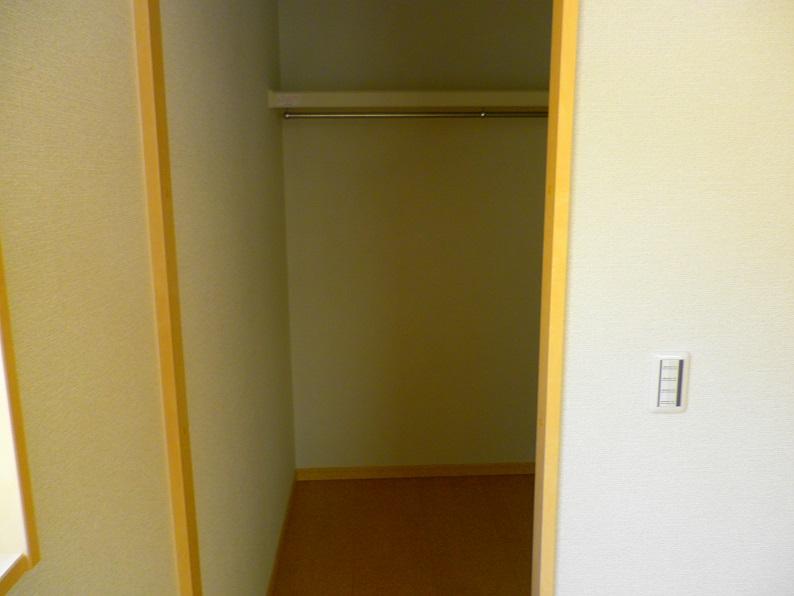 Receipt. Wo - Quinn closet: 2013 November completed after shooting