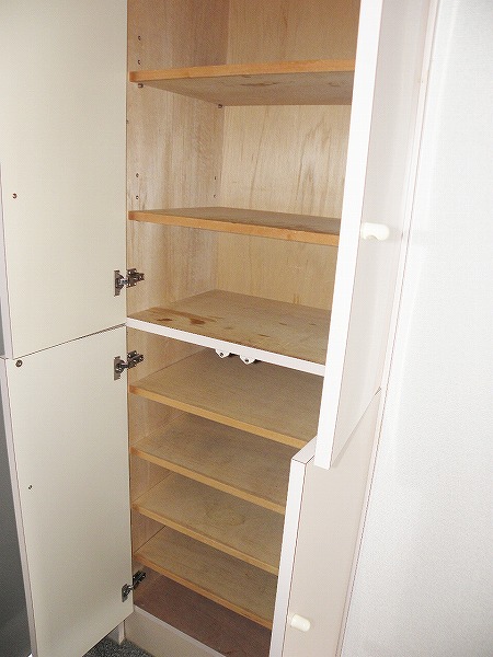 Other. Cupboard large capacity