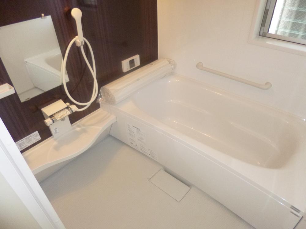Same specifications photo (bathroom). * Different from the actual ones
