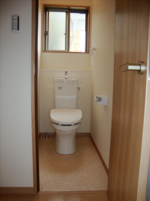 Toilet. Indoor (September 2013) Shooting