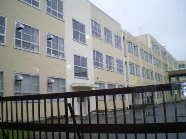 Junior high school. 960m up to municipal Hachioji junior high school (junior high school)