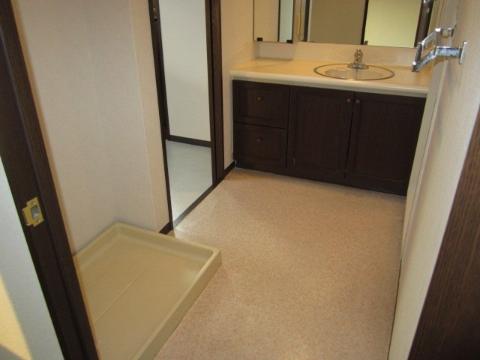 Other room space. Dressing room