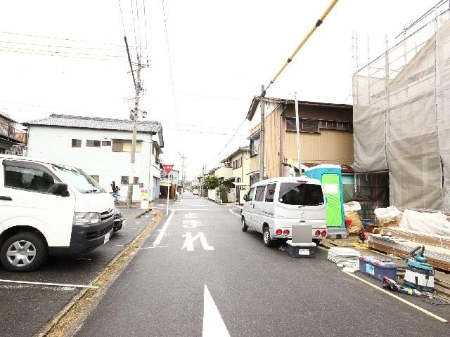 Other local. Frontal road