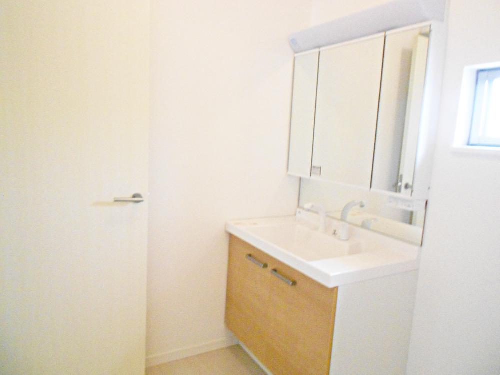 Wash basin, toilet. Bathroom vanity