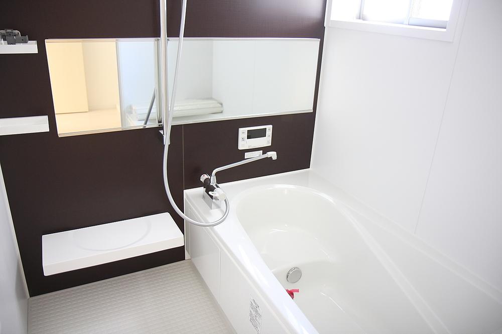 Same specifications photo (bathroom)