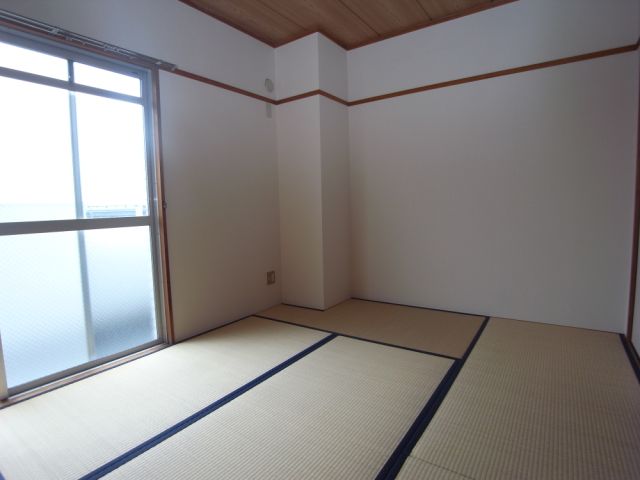 Living and room. I'm want a Japanese-style room