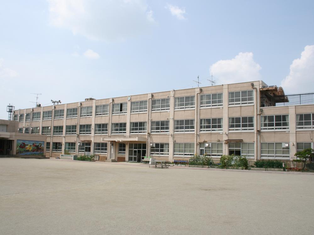 Primary school. Nishiajima until elementary school 920m