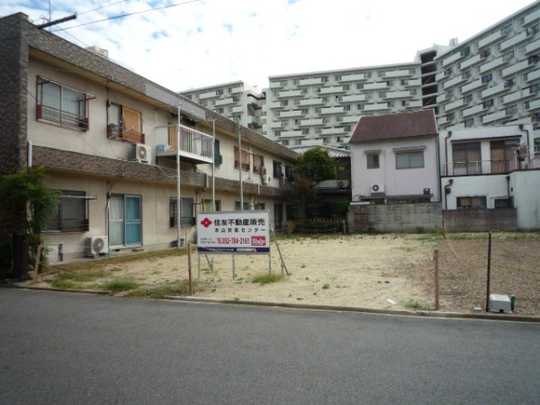 Local land photo. It is flat land of land between a population of about 9.2m.