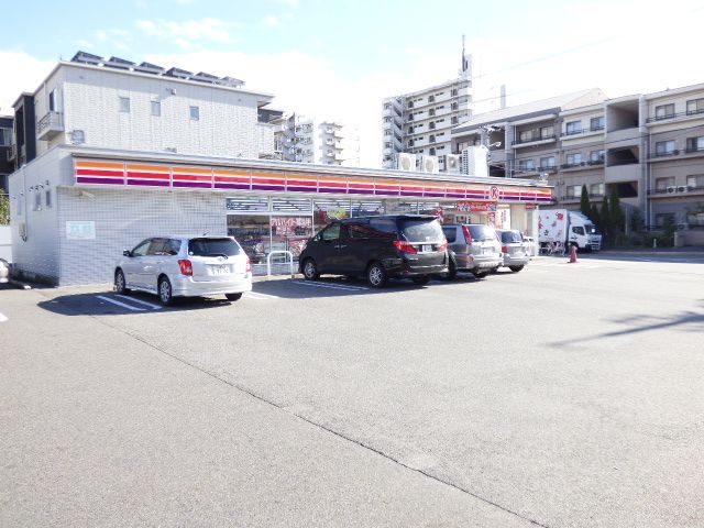 Convenience store. Circle 200m to K (convenience store)