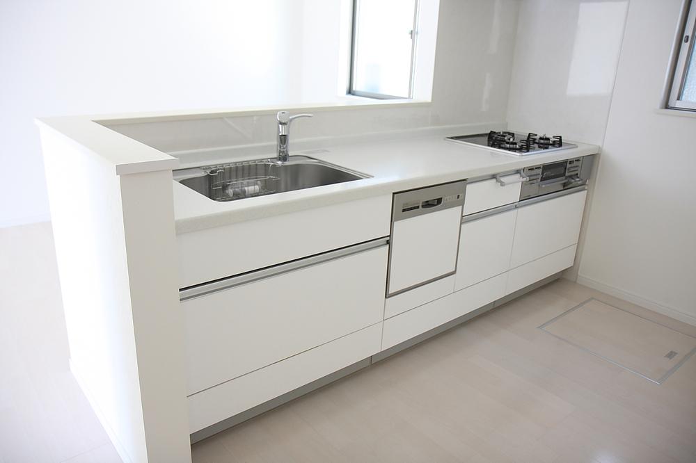 Same specifications photo (kitchen)