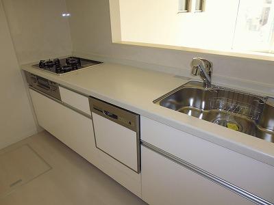 Same specifications photo (kitchen). * Different from the actual ones