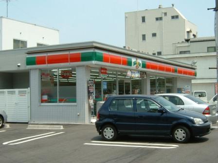 Convenience store. Thanks Nagoya Kamiida store up (convenience store) 425m