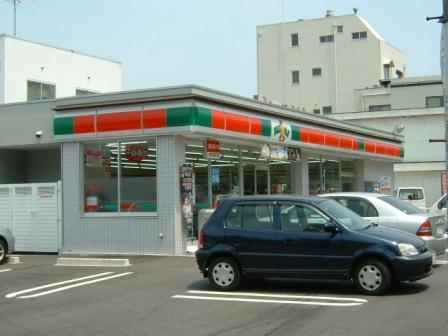 Convenience store. Thanks Nagoya Kamiida store up (convenience store) 151m