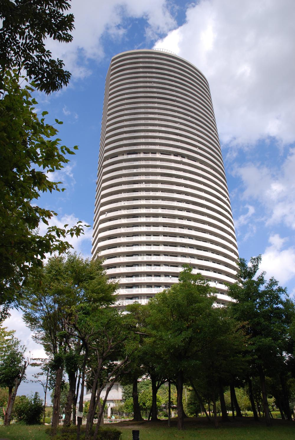 Local appearance photo. Local (June 2011) shooting