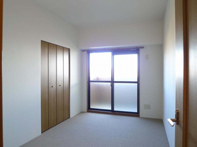 Non-living room. Indoor (10 May 2013) Shooting 6 Pledge size of Western-style