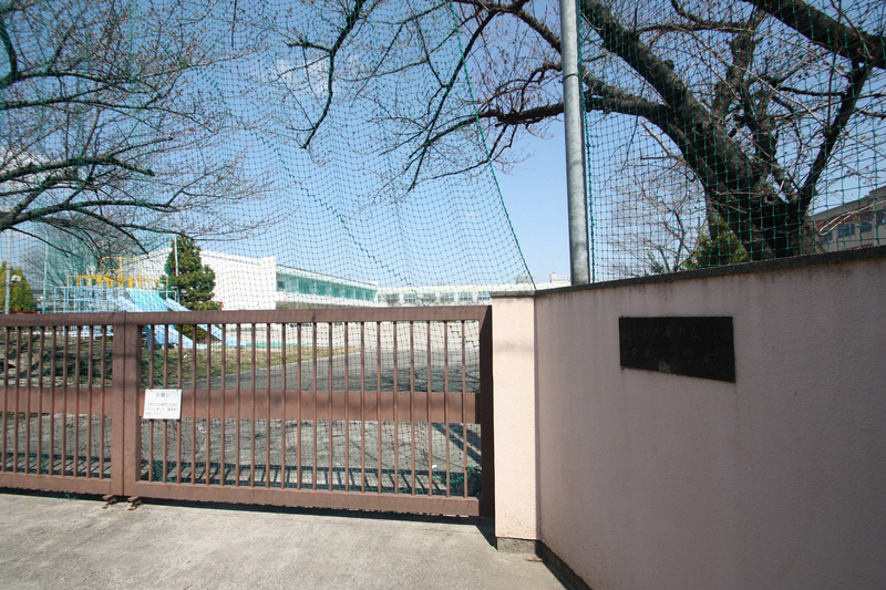 Primary school. Osugi 422m up to elementary school (elementary school)