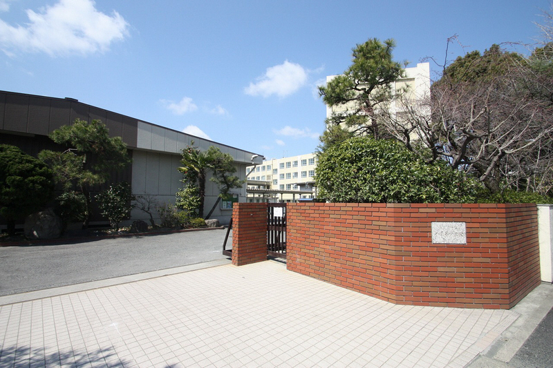 Junior high school. 875m to Hachioji junior high school (junior high school)