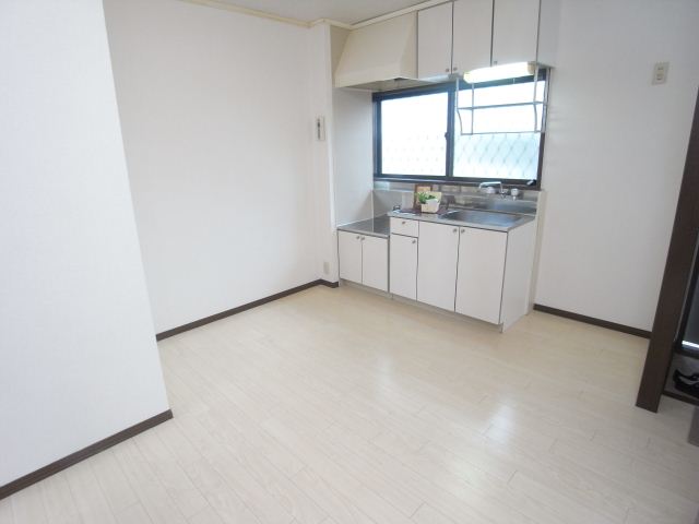 Kitchen. Dining space