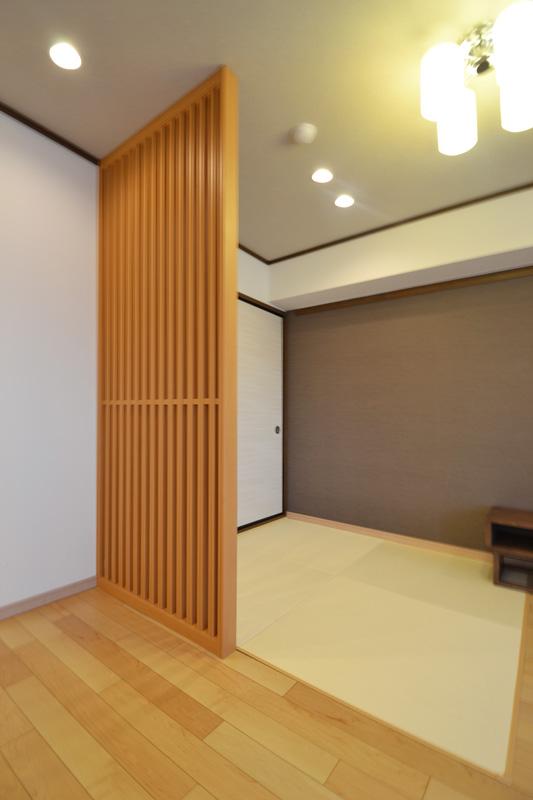 Non-living room. The LDK prepared tatami space that can be used for multi-purpose