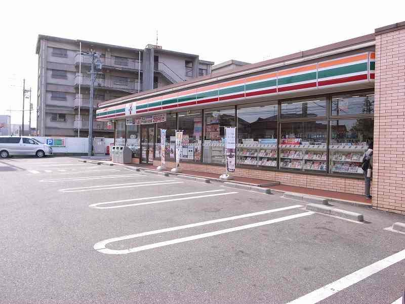 Convenience store. 365m to Seven-Eleven Nagoya Fukutoku the town shop