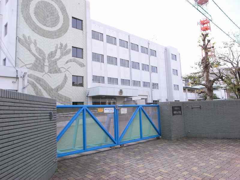 Primary school. 255m to Nagoya City Tachikawa small and medium-sized school