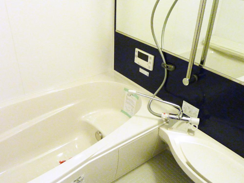 Bathroom. F Building bathroom 1 tsubo size, Unit bus with bathroom heating dryer