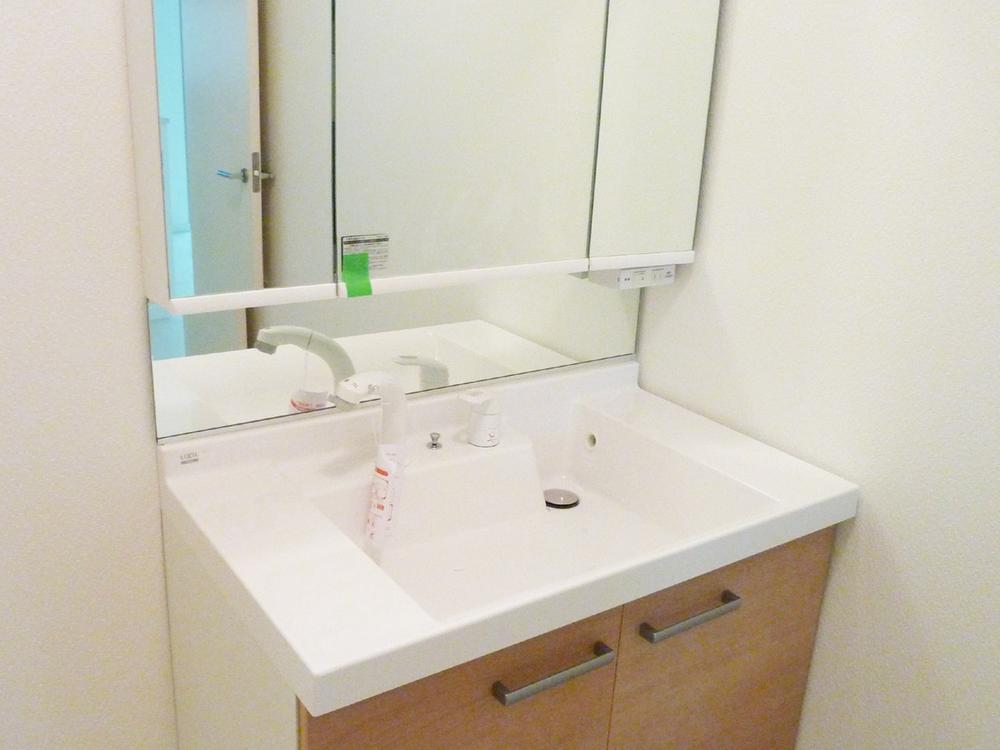 Wash basin, toilet. F Building vanity Wide 90cm, Three-sided mirror shower dresser