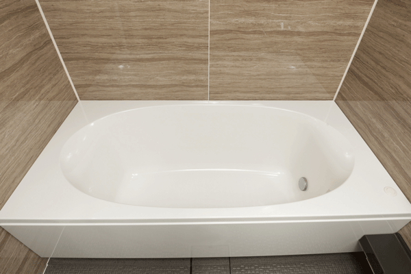 Bathing-wash room.  [Oval bathtub] It adopted the oval tub that fits gently on the body. Pop-up drain plug that can be opened and closed with one push has also been installed (same specifications)