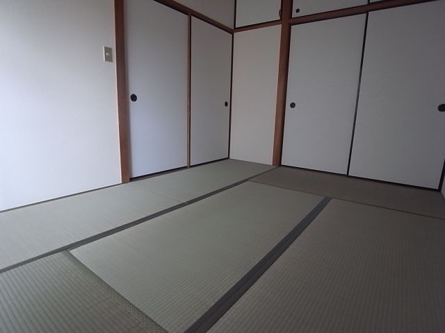 Living and room. It is soothing Japanese-style room